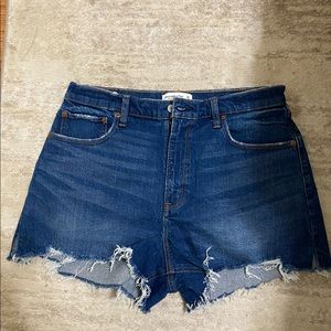 Women’s high rise shorts